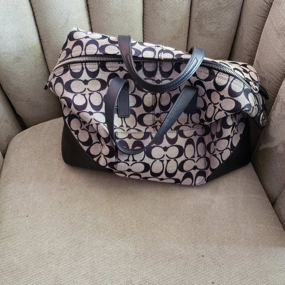 Coach - Picture 2 of 6